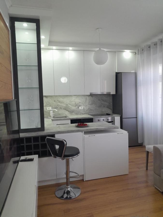City Center Apartment Niko 04 Tiranë Eksteriør bilde